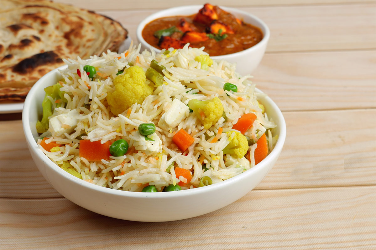 Yakhni pulao in a bowl | Girl Meets Food