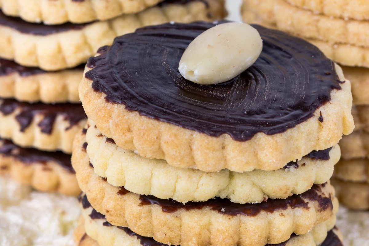 Orechové Kolieska (Walnut Wheels) close-up | Girl Meets Food