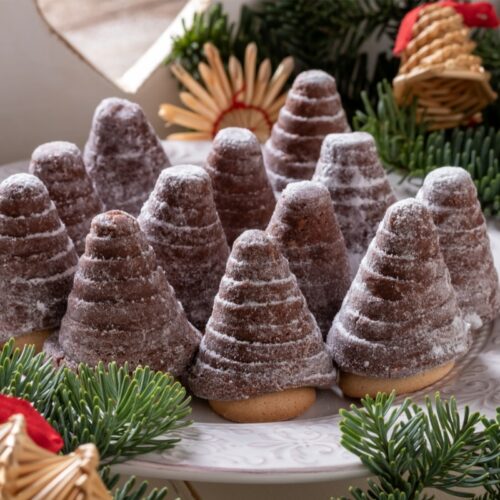 Vosi Hnizda (Wasp Nests) cookies on the festive plate | Girl Meets Food